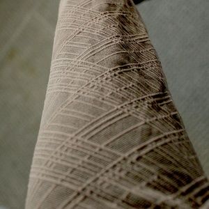 Tights in brown cross-hatched pattern